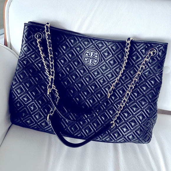 Timeless & beautiful black quilted Tory Burch bag - Picture 1 of 4